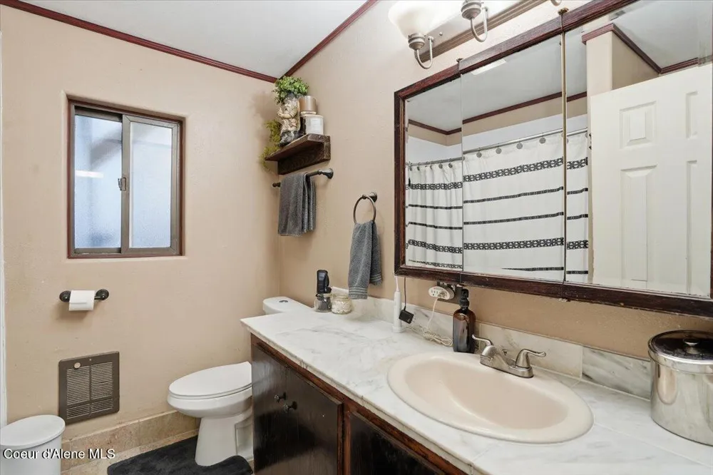 215 Forest Avenue Sandpoint, ID 83864
