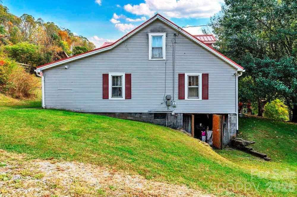 1068 Laurel Branch Road Vilas, NC 28692