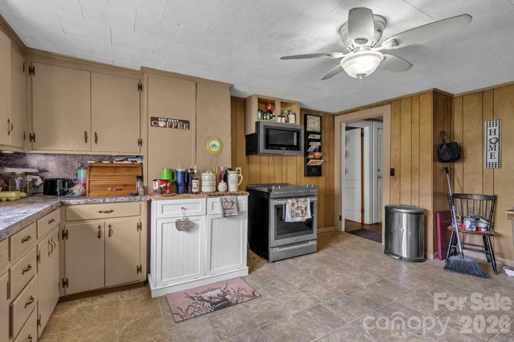 1068 Laurel Branch Road Vilas, NC 28692