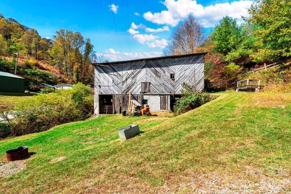 1068 Laurel Branch Road Vilas, NC 28692