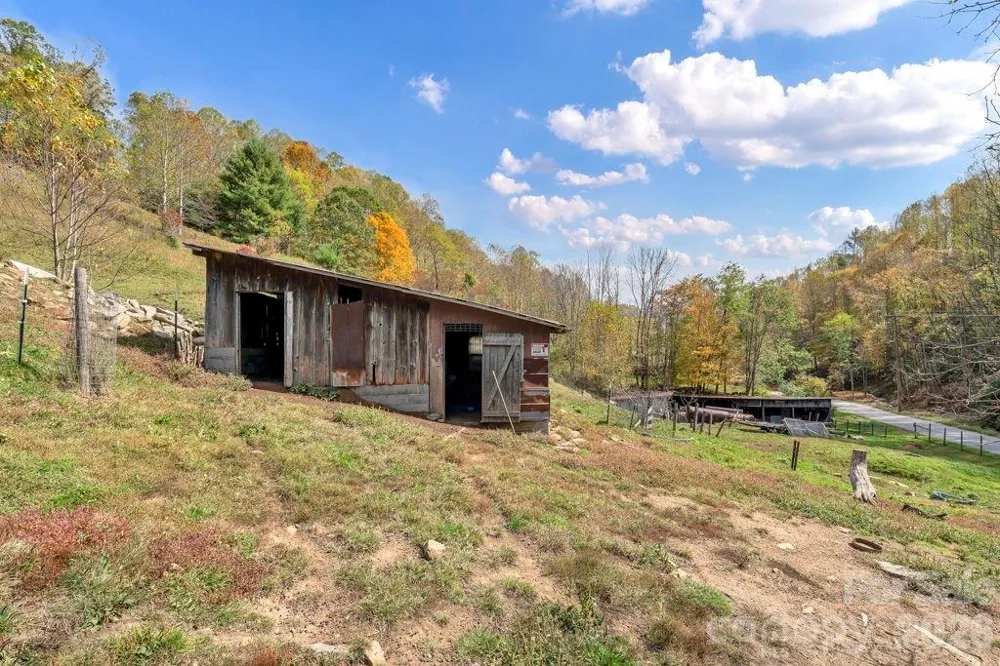 1068 Laurel Branch Road Vilas, NC 28692