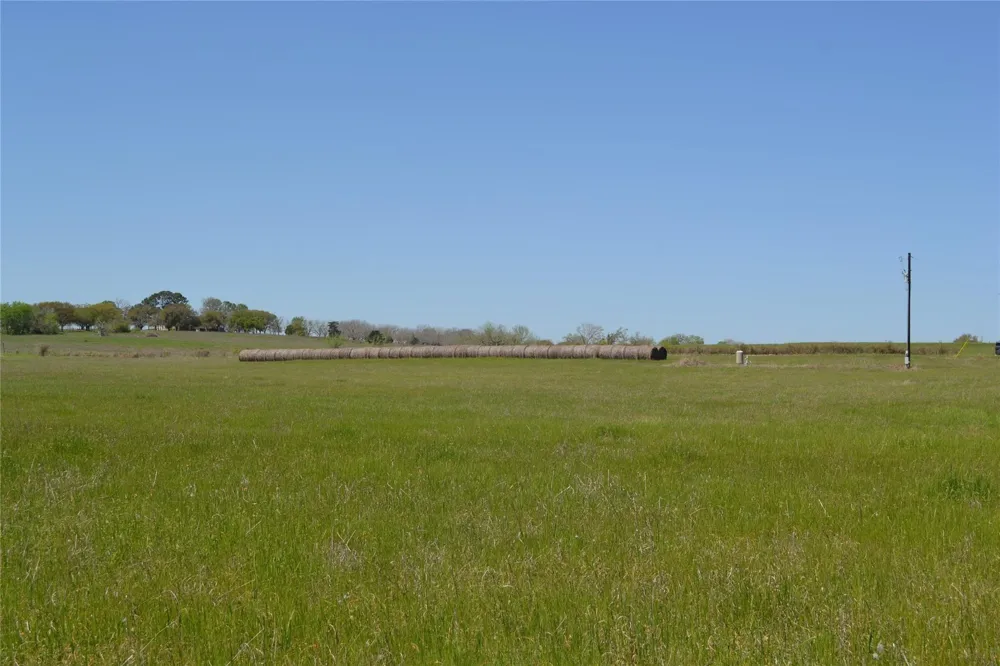 5568 Bleiblerville Road Bleiblerville, TX 78931