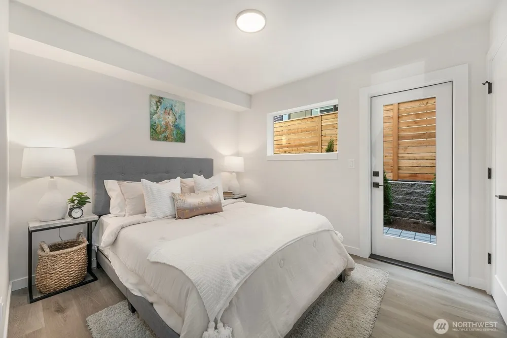 2019 W Bertona Seattle, WA 98199