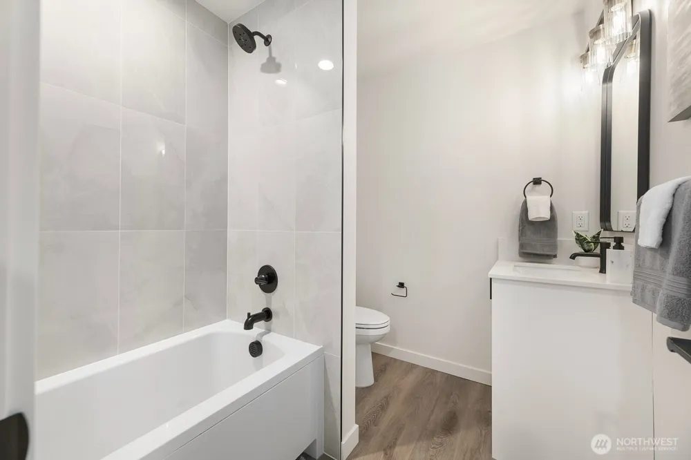 2019 W Bertona Seattle, WA 98199