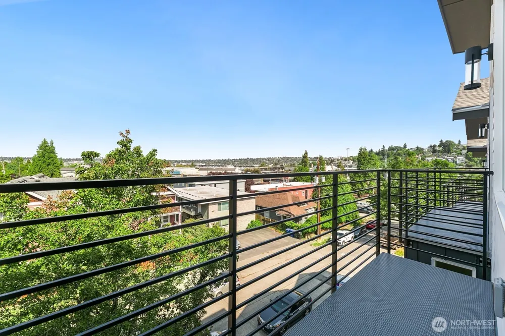 2019 W Bertona Seattle, WA 98199