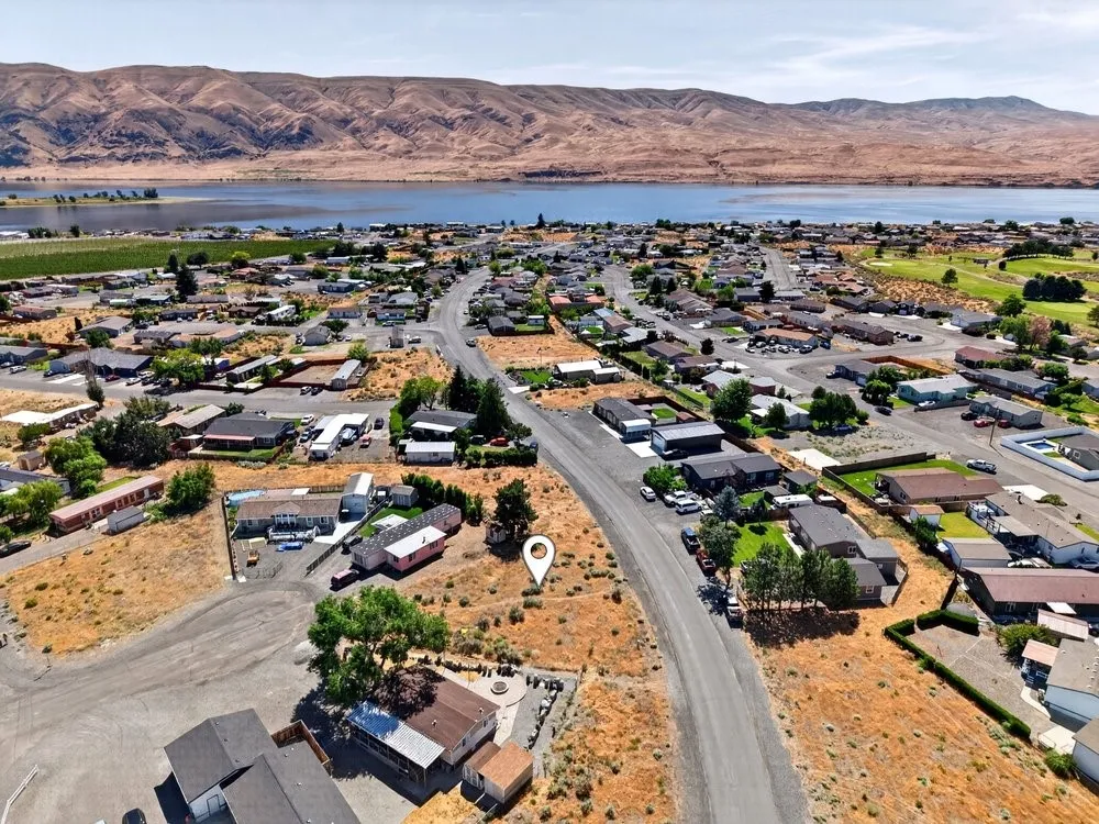 306 Agate Lane SW Mattawa, WA 99349