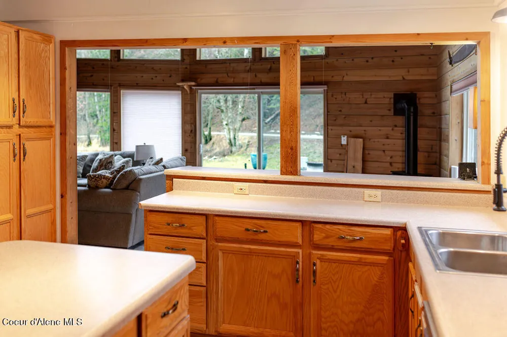 900 Trestle Creek Road Hope, ID 83836