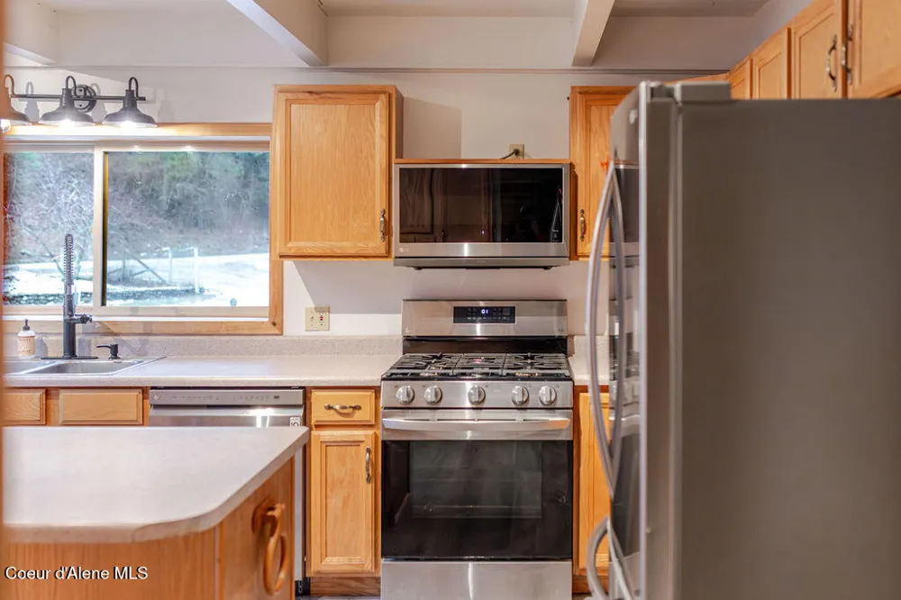 900 Trestle Creek Road Hope, ID 83836