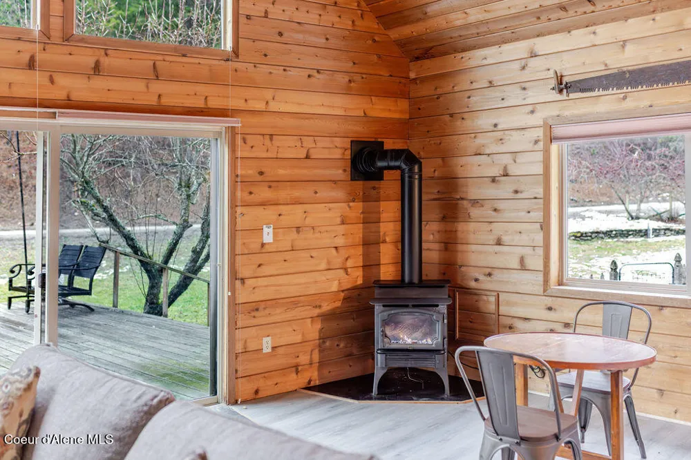 900 Trestle Creek Road Hope, ID 83836