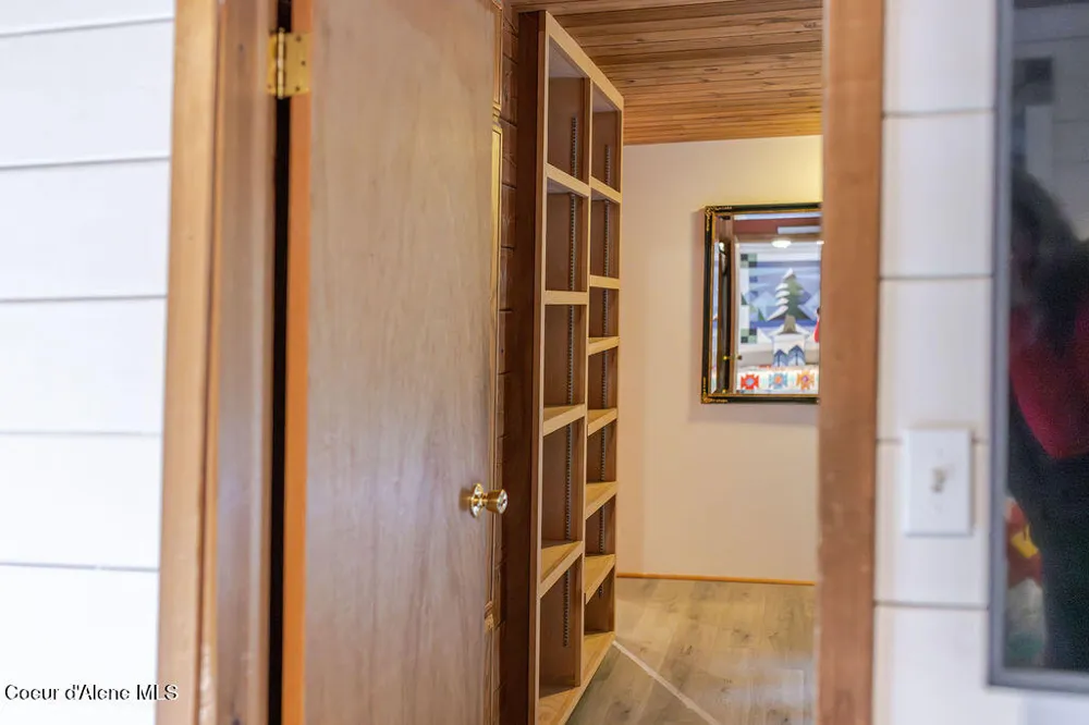 900 Trestle Creek Road Hope, ID 83836