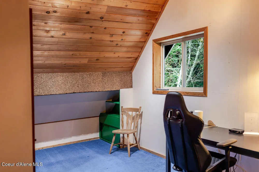 900 Trestle Creek Road Hope, ID 83836