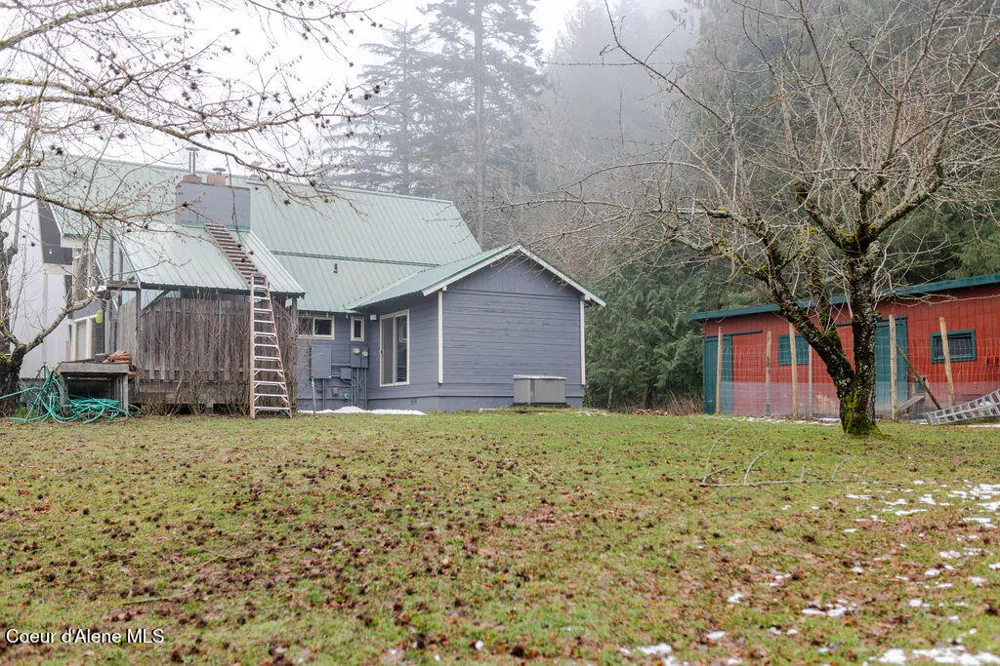 900 Trestle Creek Road Hope, ID 83836