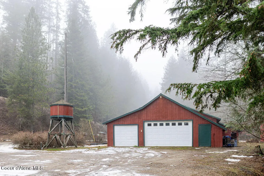 900 Trestle Creek Road Hope, ID 83836