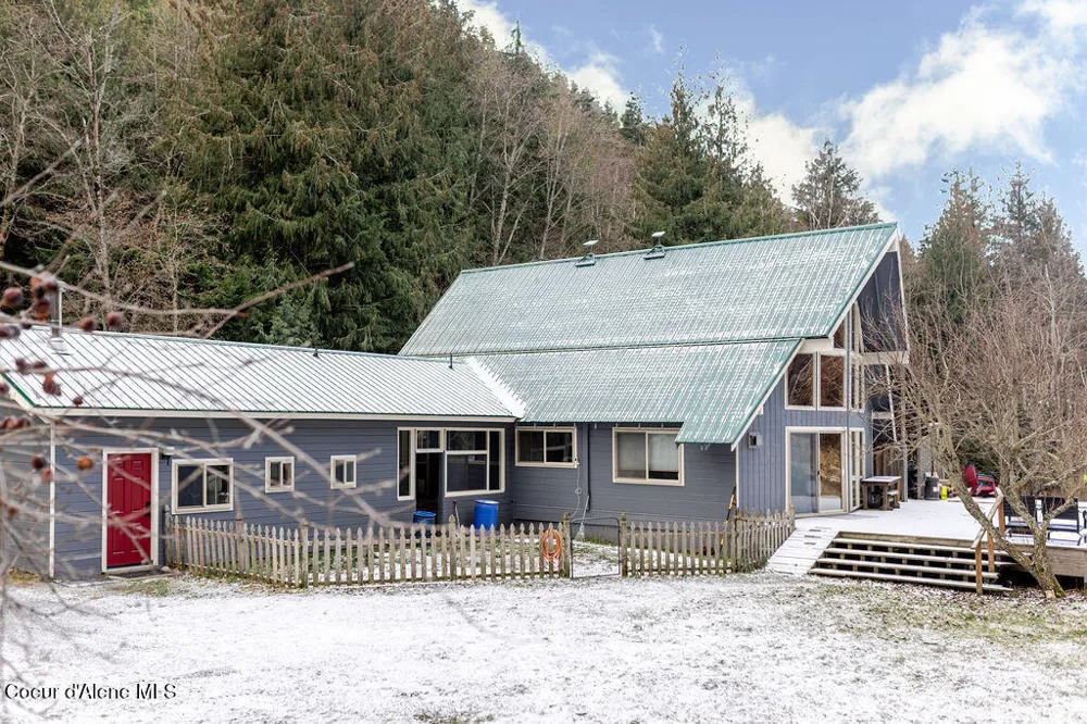 900 Trestle Creek Road Hope, ID 83836