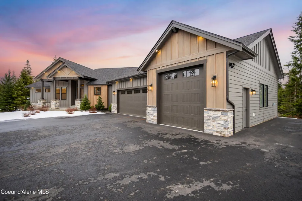 227 Mesa Drive Athol, ID 83801