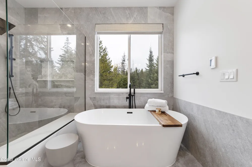 227 Mesa Drive Athol, ID 83801