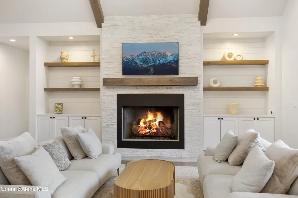 227 Mesa Drive Athol, ID 83801