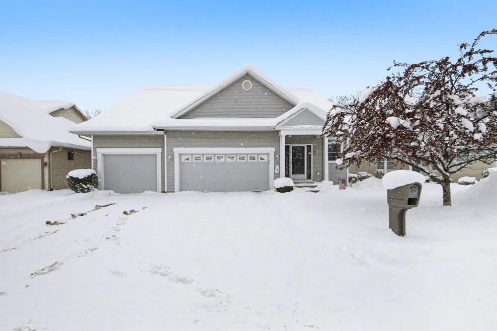 1087 Barrington NW Walker City, MI 49534