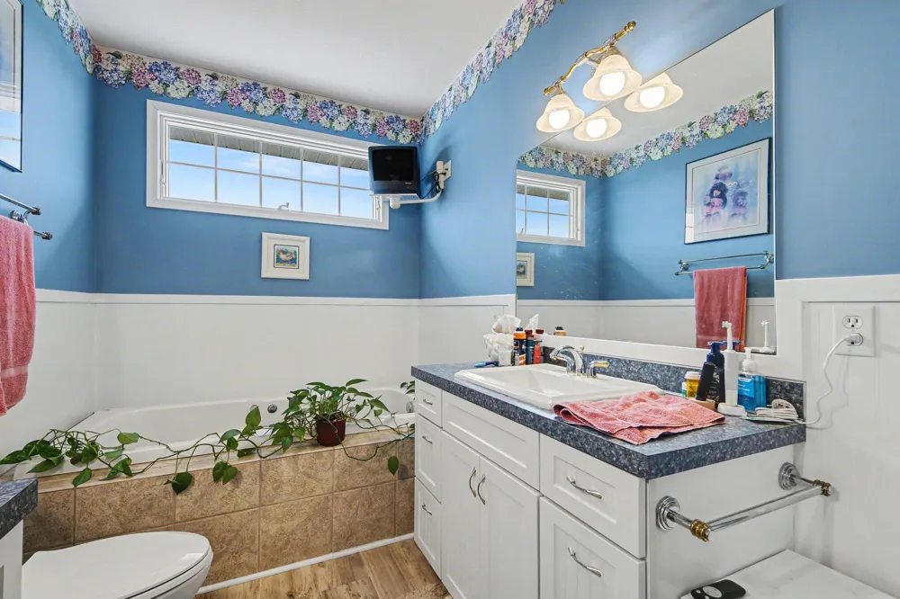1087 Barrington NW Walker City, MI 49534