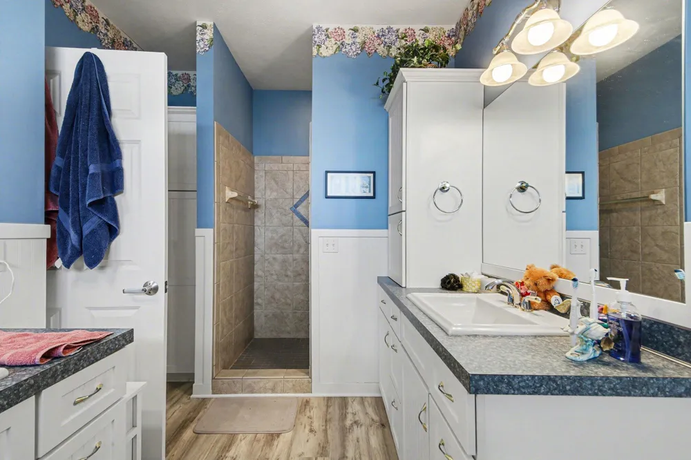 1087 Barrington NW Walker City, MI 49534
