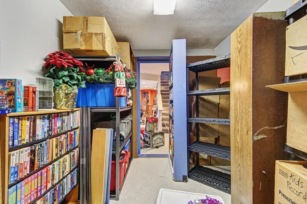 1087 Barrington NW Walker City, MI 49534