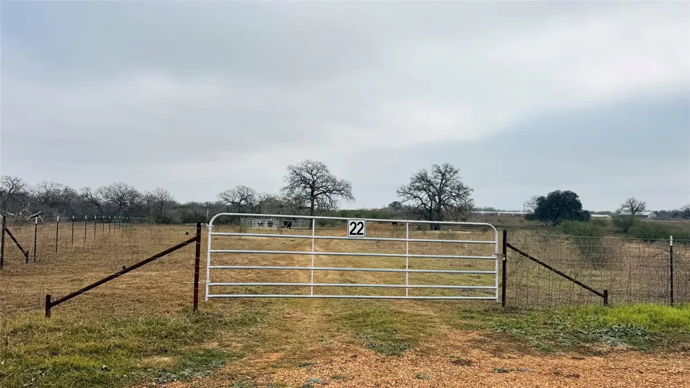 957 Johnson Farms Road Harwood, TX 78632