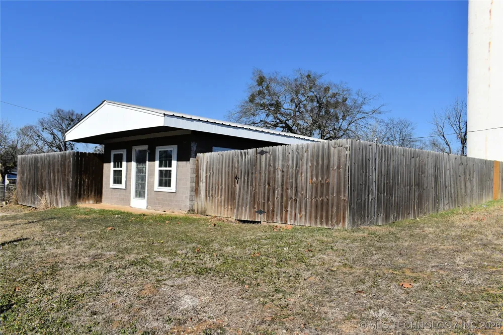 105 W Valliant Avenue Fort Towson, OK 74735