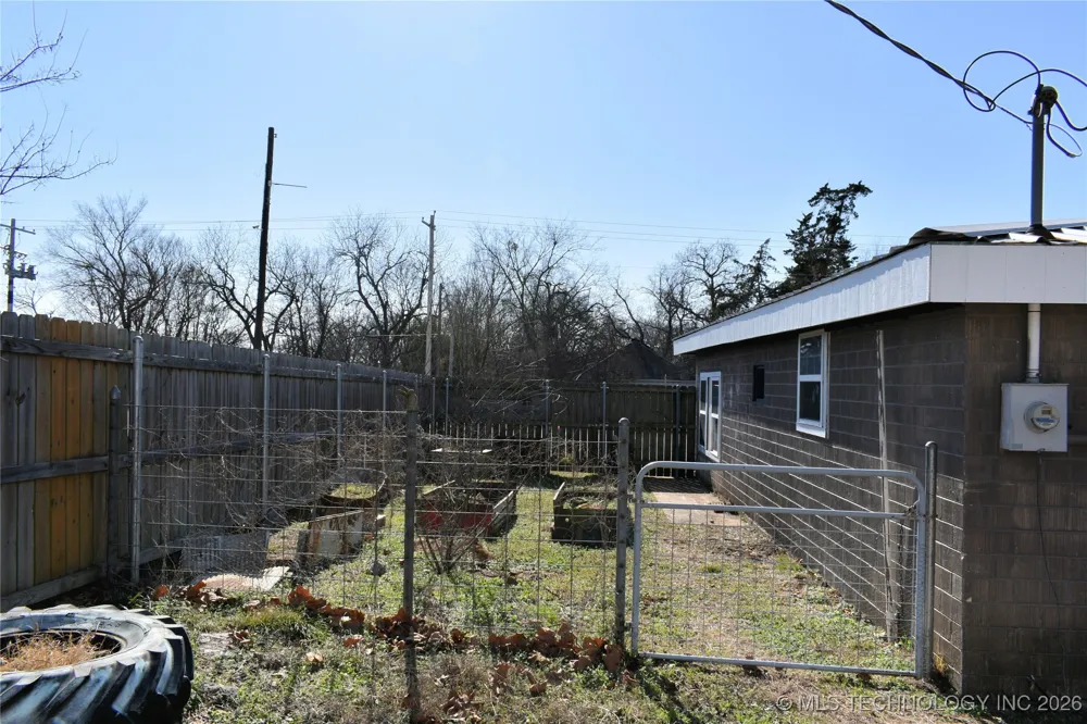 105 W Valliant Avenue Fort Towson, OK 74735