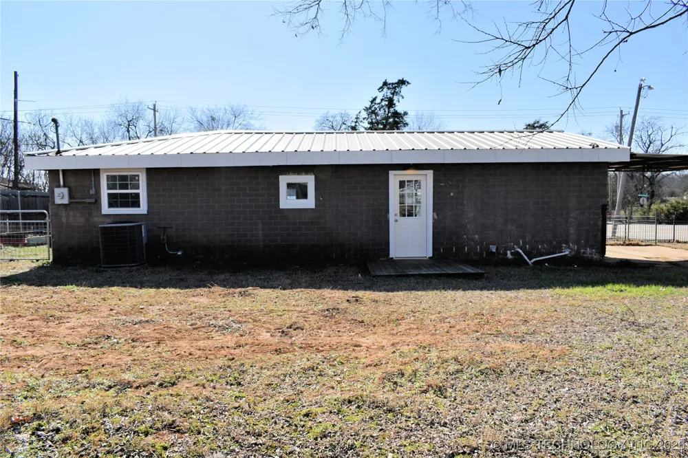 105 W Valliant Avenue Fort Towson, OK 74735