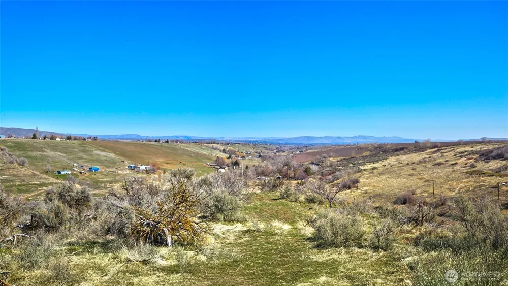 0 C (1415) Cottonwood Road Yakima, WA 98903