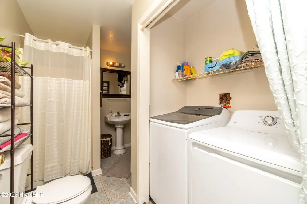 103 Trenor Lane Powells Point, NC 27966