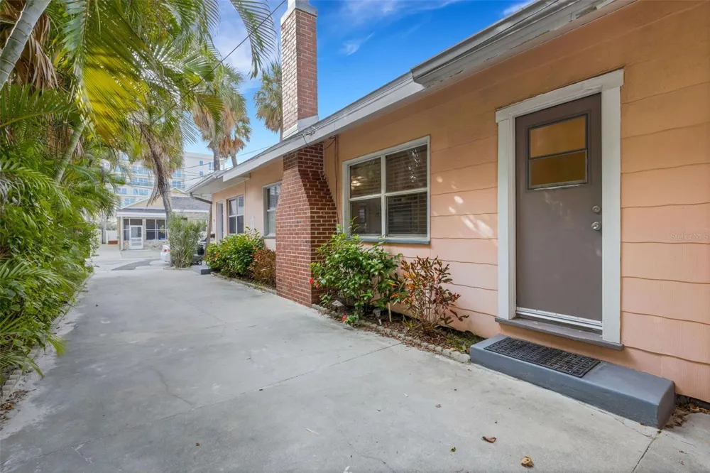 18 HEILWOOD STREET Clearwater, FL 33767