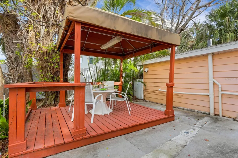 18 HEILWOOD STREET Clearwater, FL 33767