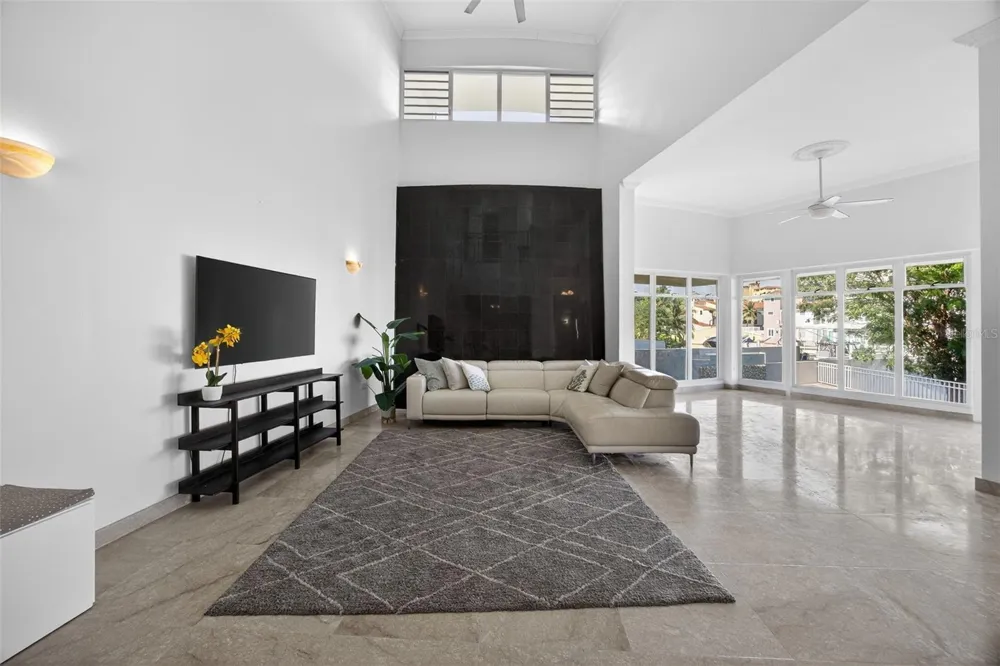 50 PENINSULA DE SAN JUAN Humacao, PR 00791