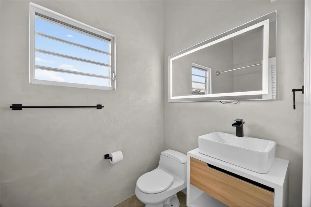 50 PENINSULA DE SAN JUAN Humacao, PR 00791