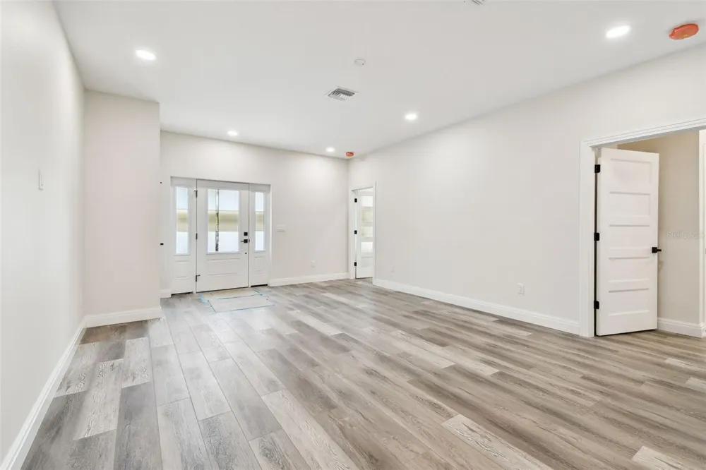 1045 JESSE AVENUE Safety Harbor, FL 34695