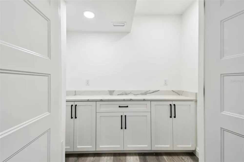 1045 JESSE AVENUE Safety Harbor, FL 34695