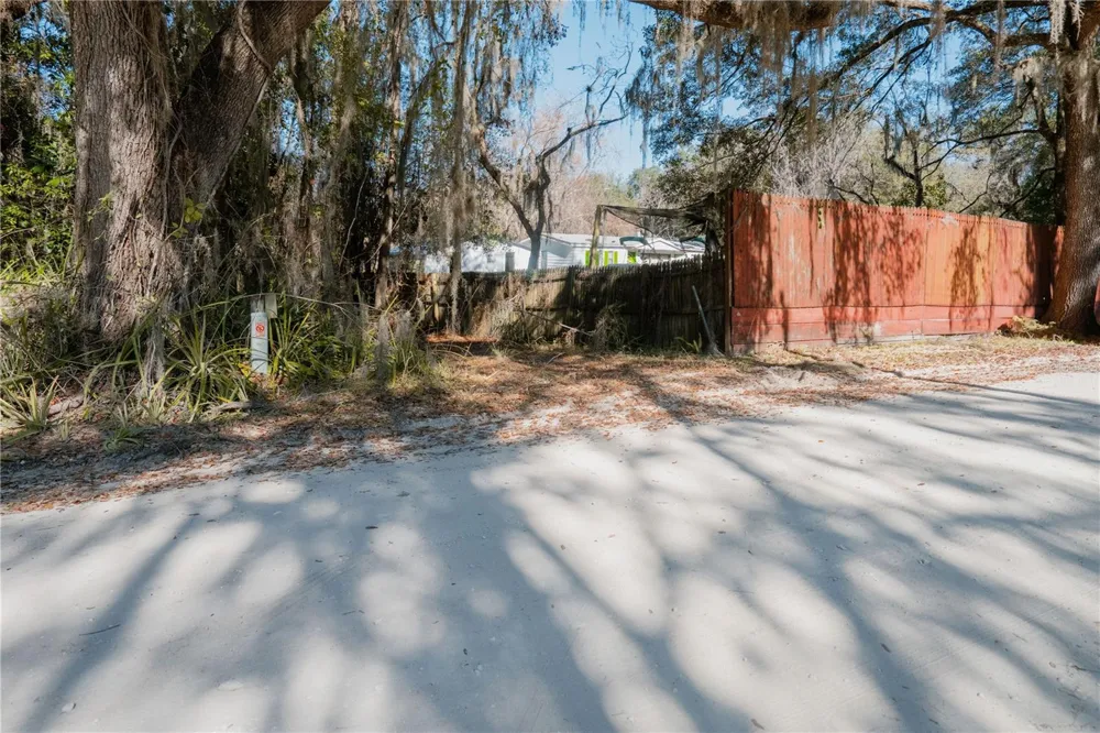 16970 NE 120TH AVENUE Waldo, FL 32694