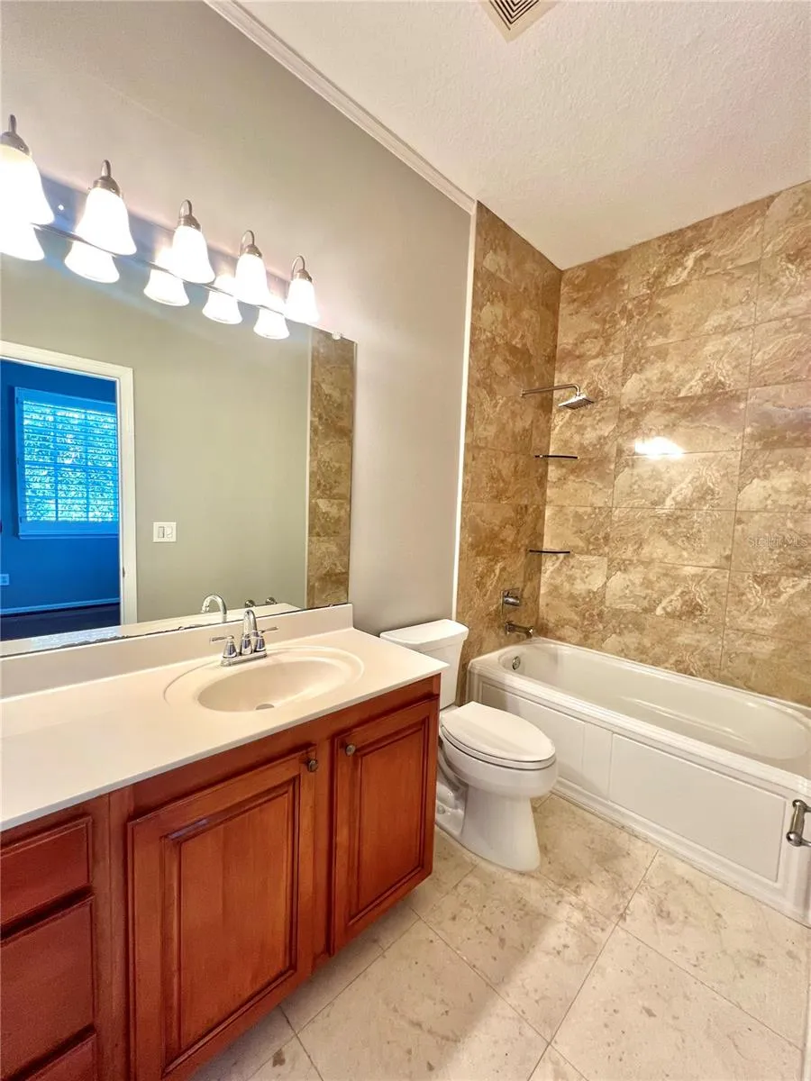 809 HARBOR OAK LANE Clearwater, FL 33756