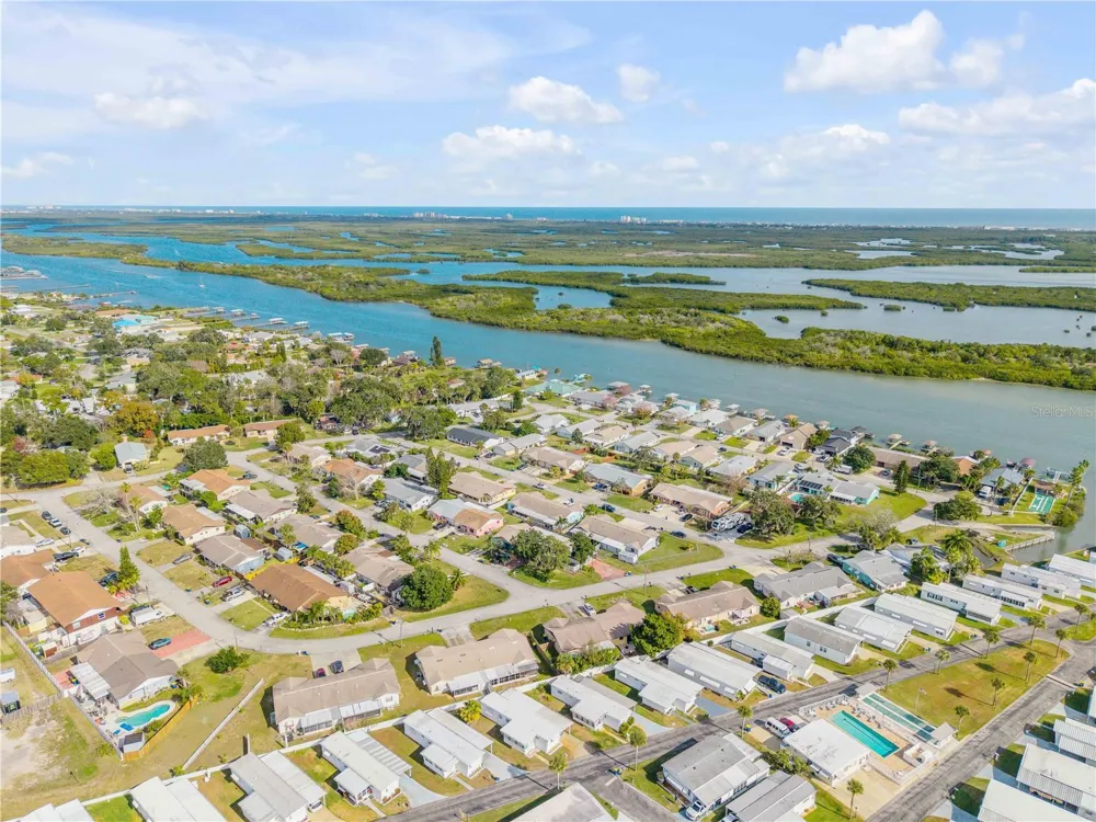 26 LAUGHING GULL LANE Edgewater, FL 32141