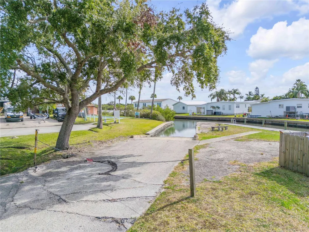 26 LAUGHING GULL LANE Edgewater, FL 32141