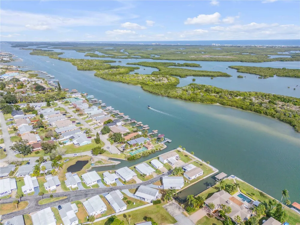 26 LAUGHING GULL LANE Edgewater, FL 32141