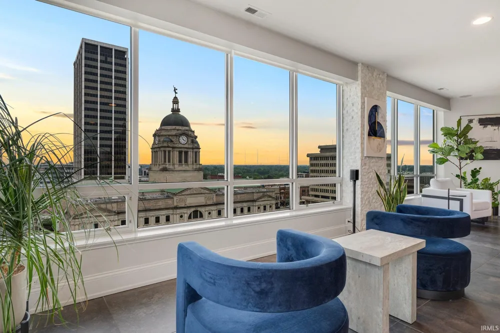 203 E Berry Street #1004