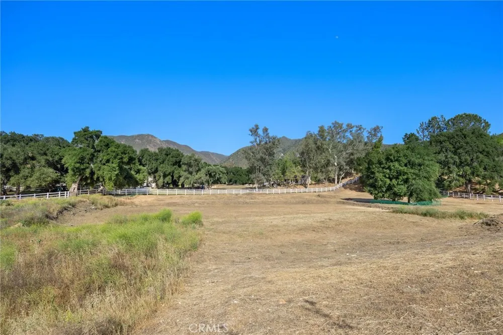 15625 Warm Springs Dr Canyon Country, CA 91387