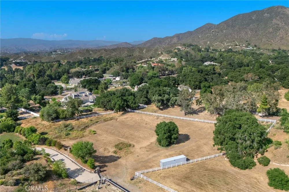 15625 Warm Springs Dr Canyon Country, CA 91387