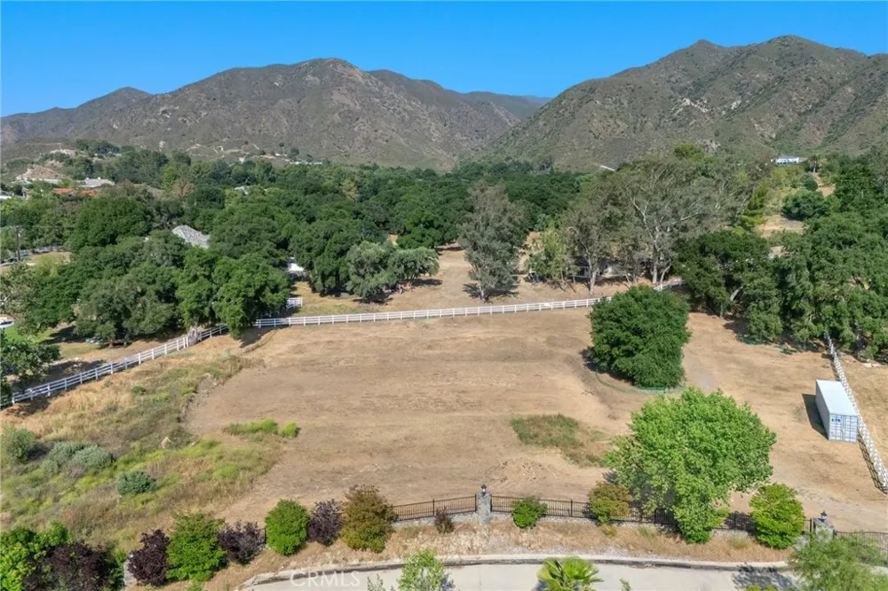 15625 Warm Springs Dr Canyon Country, CA 91387