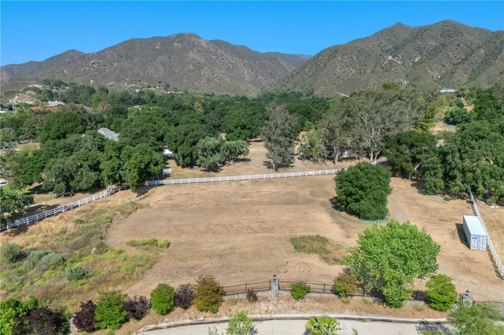 15625 Warm Springs Dr Canyon Country, CA 91387