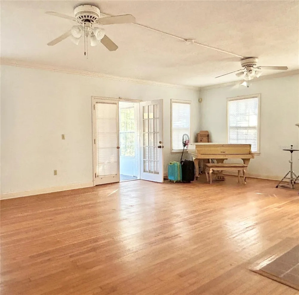 1105 HERNDON STREET Leesburg, FL 34748