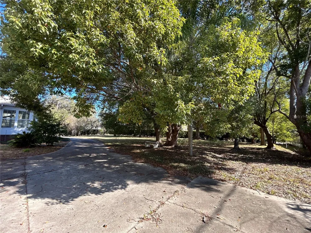 1105 HERNDON STREET Leesburg, FL 34748