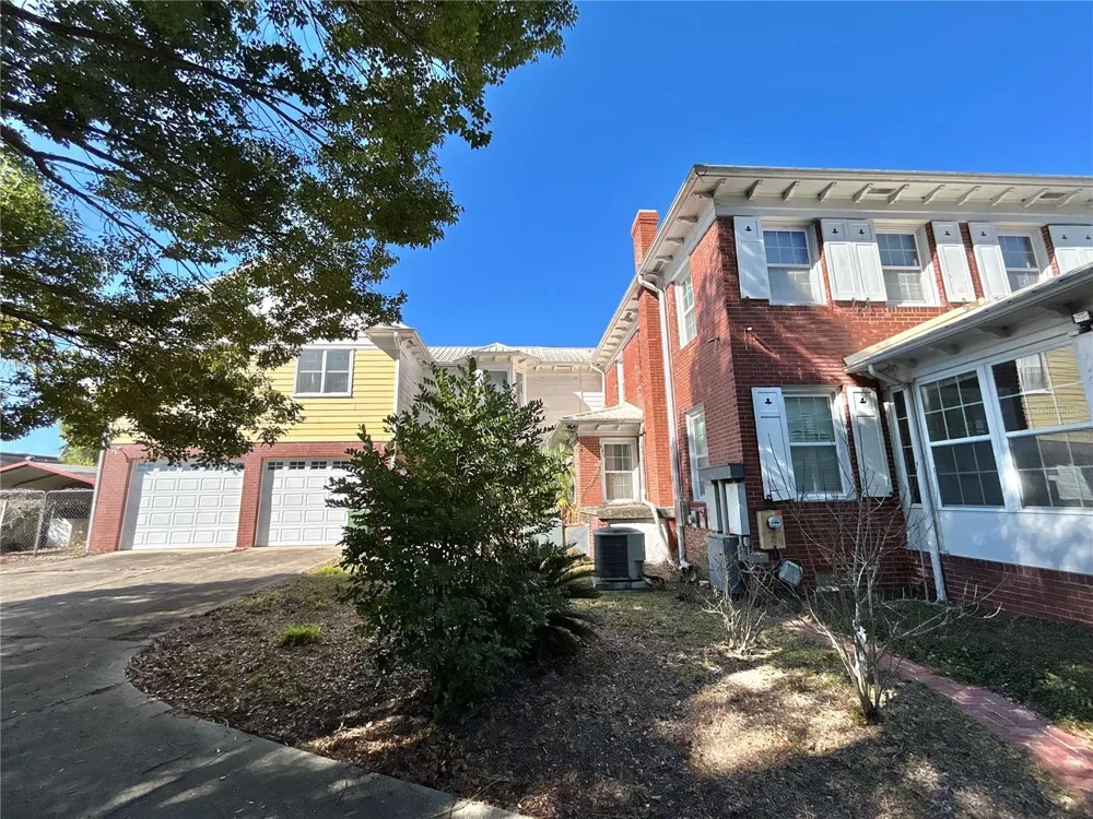 1105 HERNDON STREET Leesburg, FL 34748